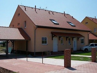 Tursko, Family houses and duplex houses