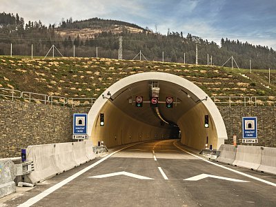 Žilina, Dálnice D3, Žilina (Brodno) - Žilina (Strážov) - tunel Považský Chlmec