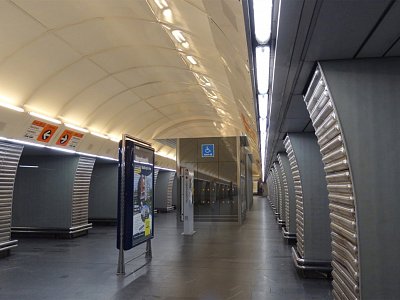 Praha, Bezbariérové zpřístupnění stanice Karlovo nám.