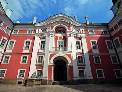 Broumov, Revitalizace kláštera Broumov  - kulturní a vzdělávací centrum